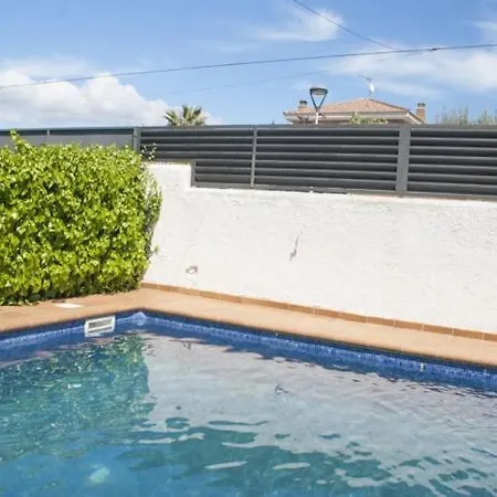 Cinc - Xeckin Holidays Apartment Cunit